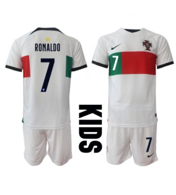 Portugal Cristiano Ronaldo #7 Borta Kläder Barn VM 2022 Kortärmad (+ Korta byxor)